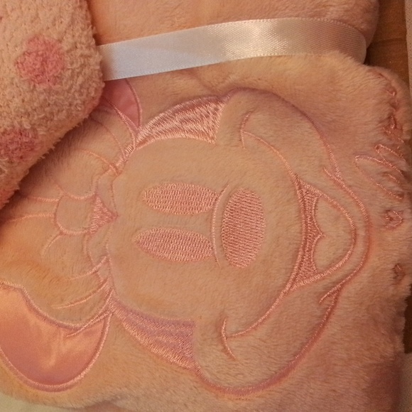 NWT Disney 100 3pc Minnie Women's Sleepwear w/ bonus artpad - Picture 7 of 14